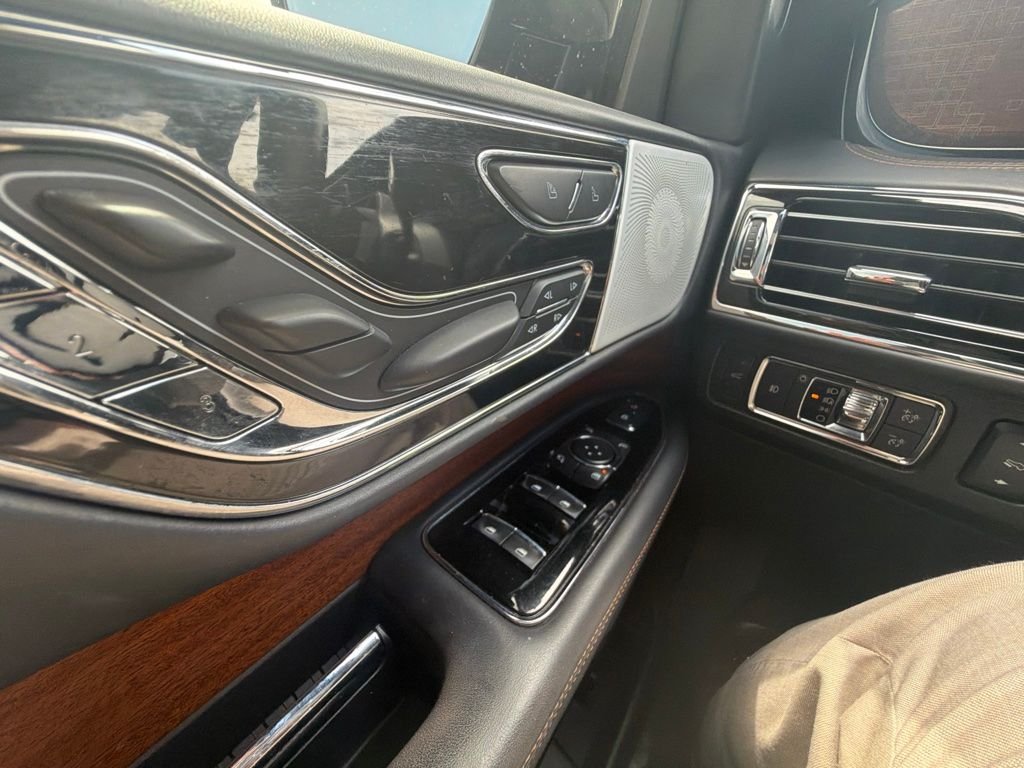 Used 2022 White Lincoln Black Label image 14