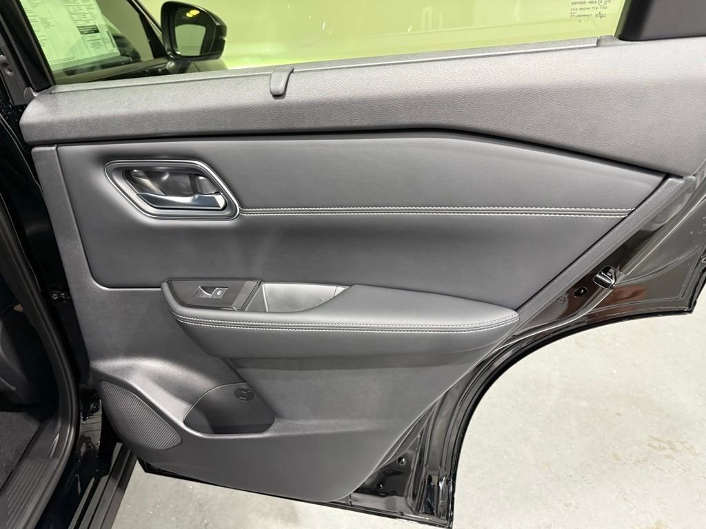 2026 Nissan Rogue Platinum - Photo 23