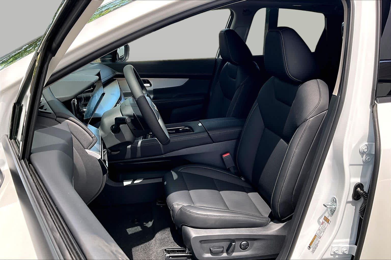 New 2026 Everest White Pearl TriCoat Nissan SL image 15