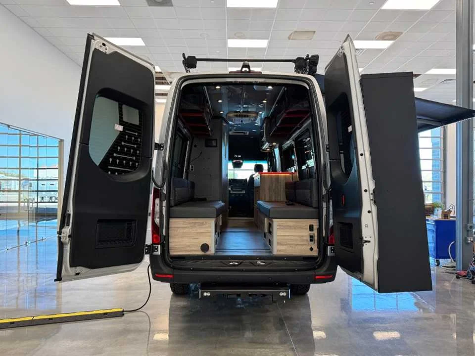 Used 2024 SILVER AIRSTREAM  image 23