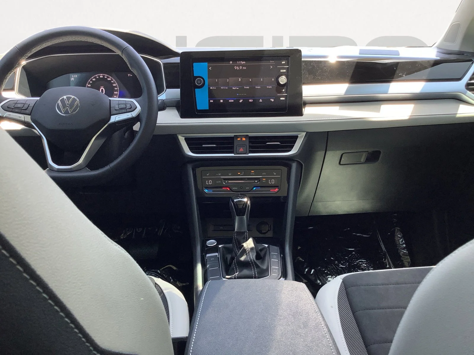 New 2026 DEEP BLACK Volkswagen SE image 15