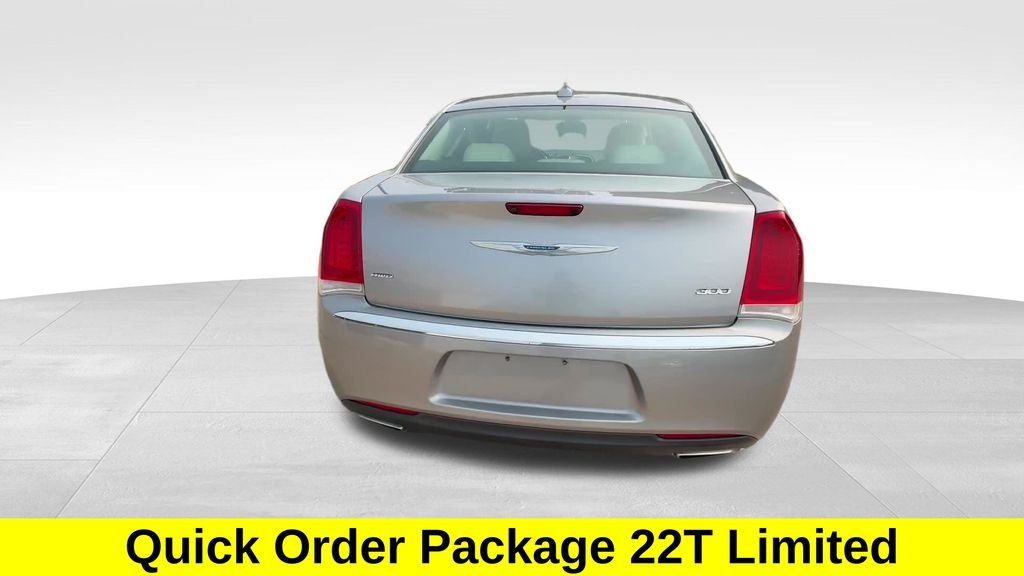 Used 2018 Silver Chrysler Limited image 6