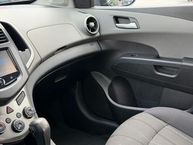 Used 2015 Gray Chevrolet LT image 9