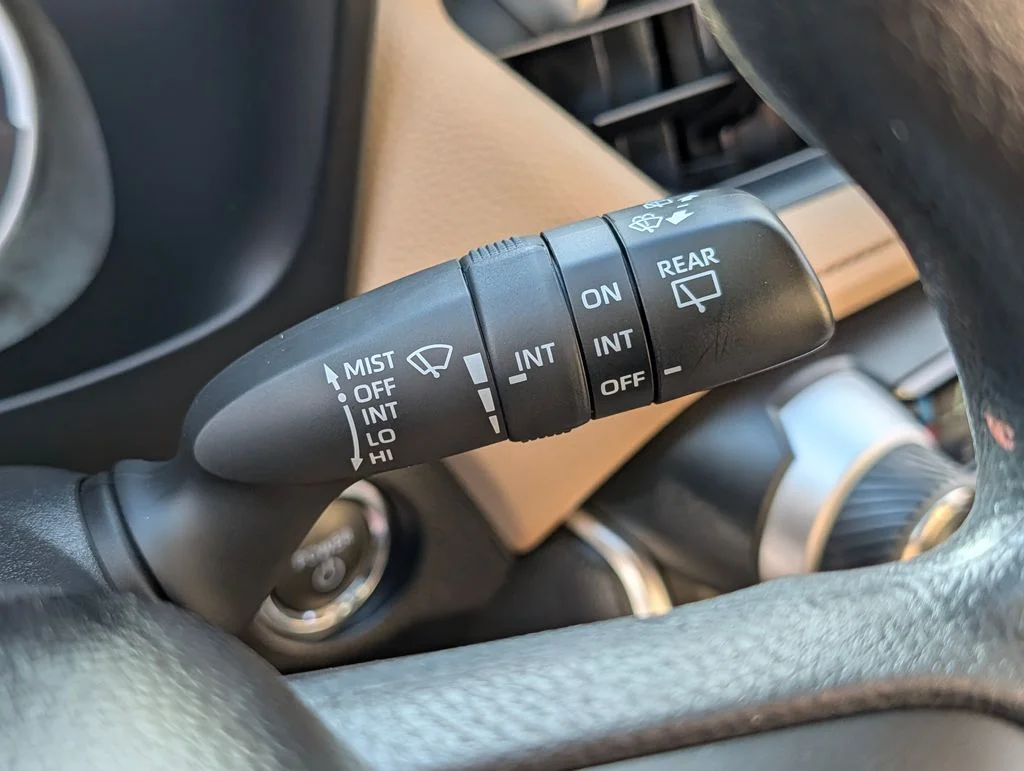 2025 Toyota RAV4 XLE - Photo 30