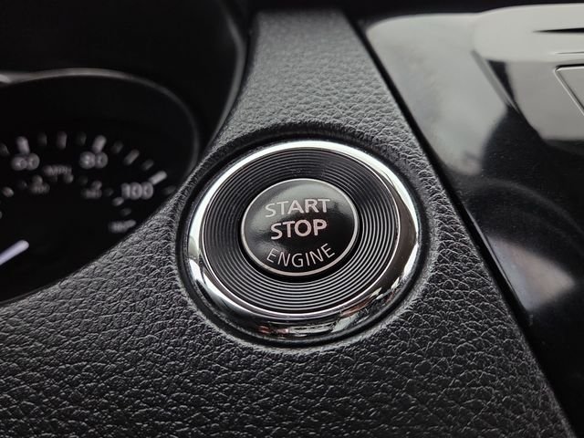 Used 2016 Black Nissan SV image 10