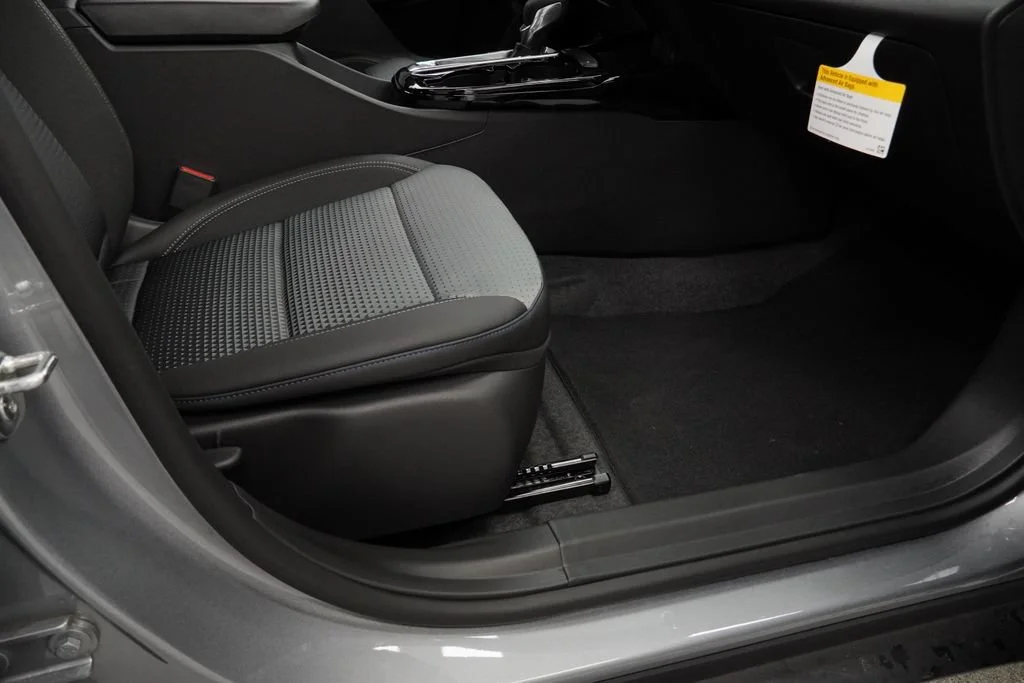 New 2026 Sterling Gray Metallic Chevrolet LT image 29