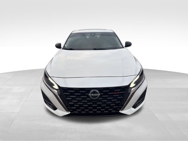 Used 2023 White Nissan 2.5 SR image 8