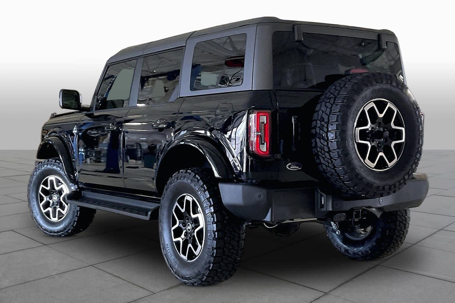 Used 2025 Shadow Black Ford Outer Banks image 10