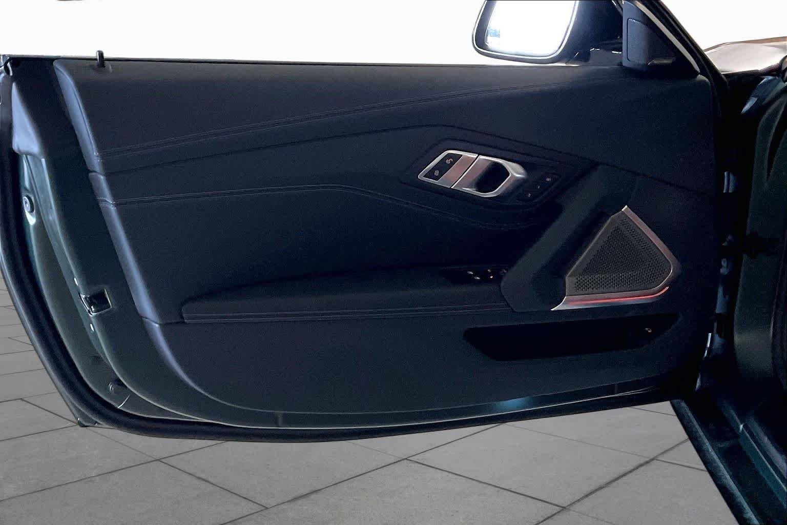New 2026 Frozen Deep Green Metallic BMW M40i image 10