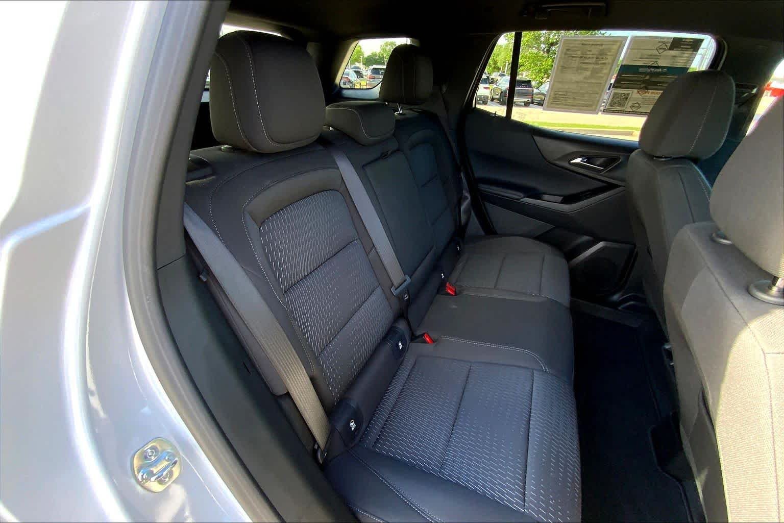 Used 2026 Summit White Chevrolet FWD LT image 17