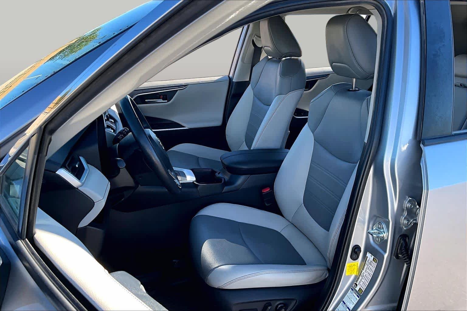 Used 2022 Silver Sky Metallic Toyota Hybrid Limited image 8