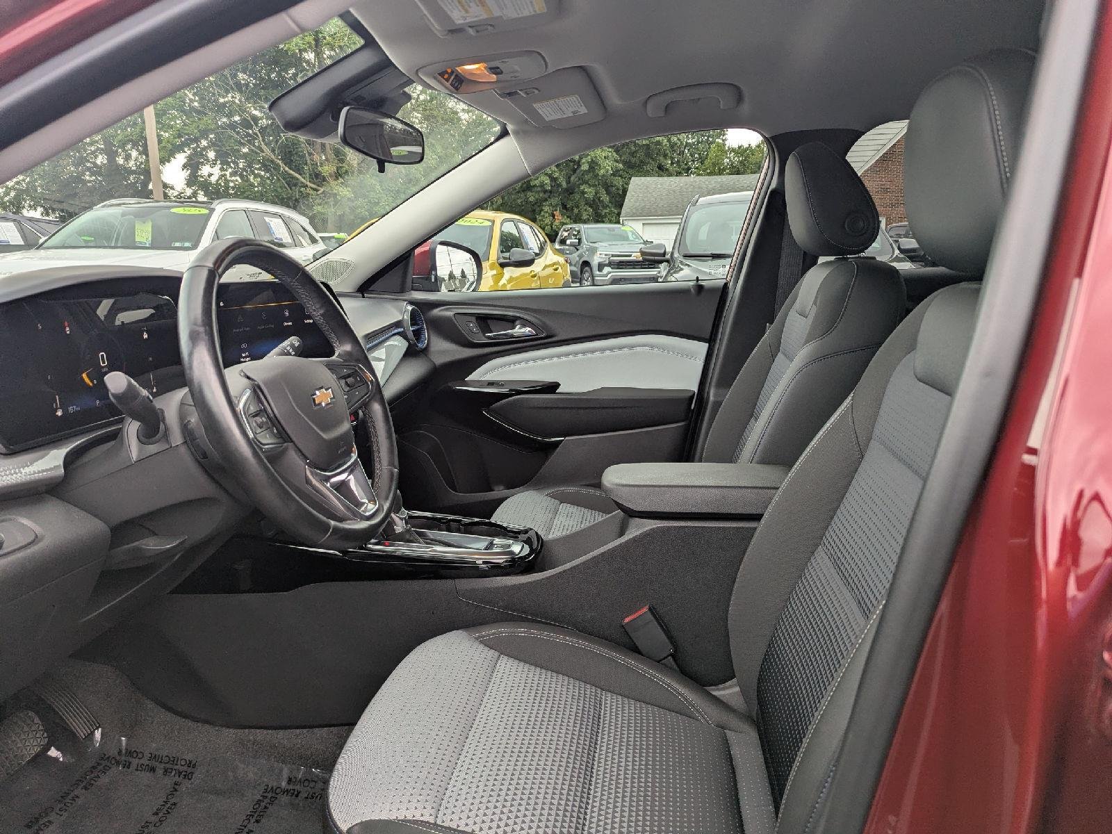 Used 2025 Crimson Metallic Chevrolet LT image 24