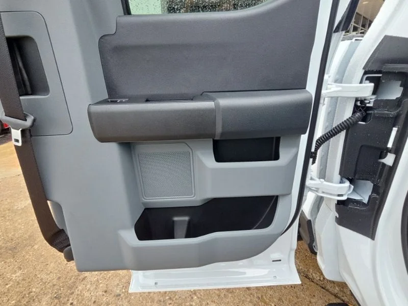 New 2026 Oxford White Ford F-350® XL image 19