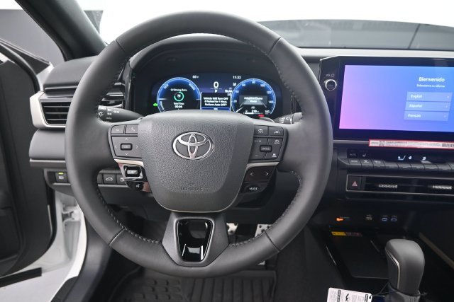 New 2026 Wind Chill Pearl/Black Toyota XSE image 5