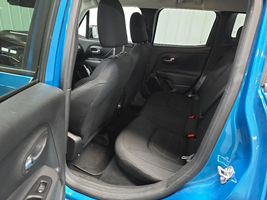 Used 2022 Teal Jeep Latitude image 31