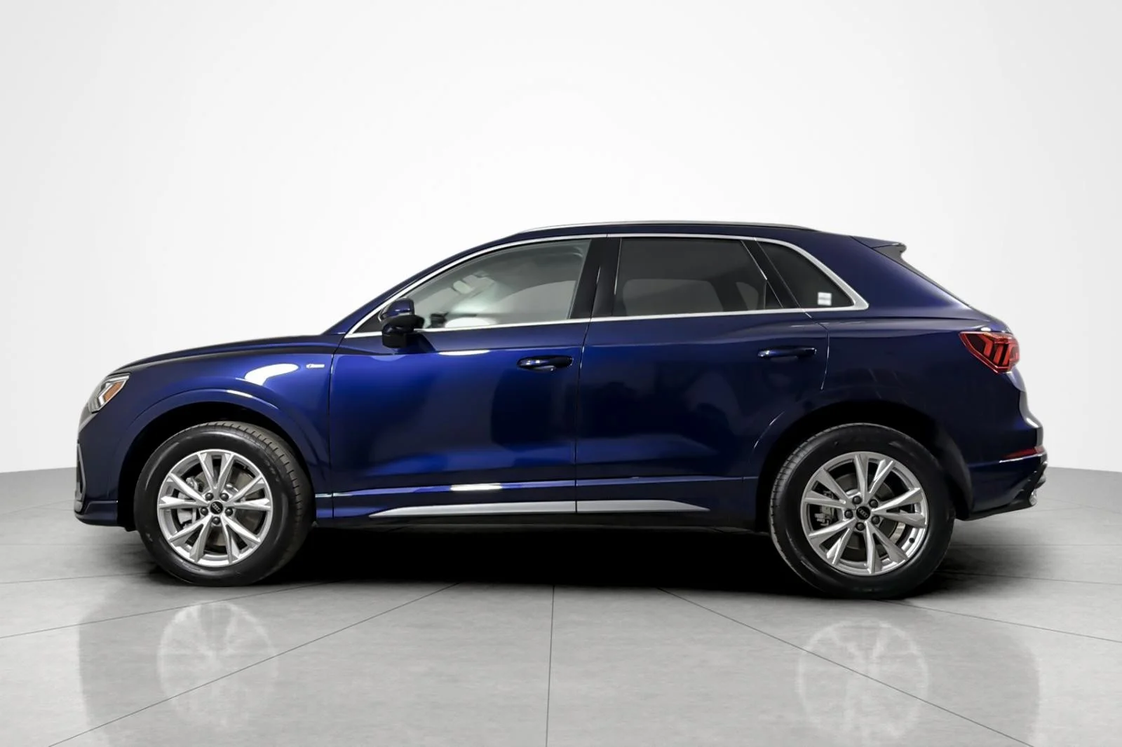 Used 2023 Navarra Blue Metallic Audi S line Premium Plus 45 TFSI quattro image 2