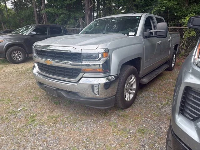 Used 2018 Silver Chevrolet LT image 3