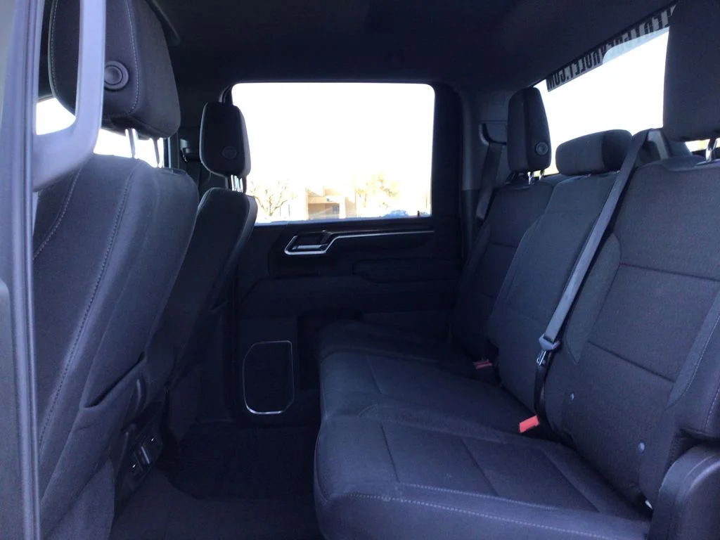 Used 2025 Summit White Chevrolet LT image 8