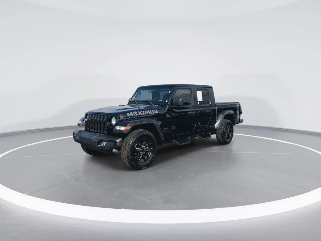 Used 2022 Black Jeep Altitude image 4