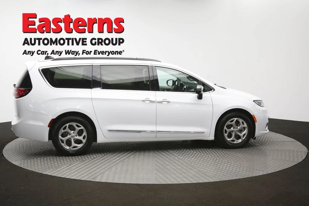 Used 2023 White Chrysler Limited image 47