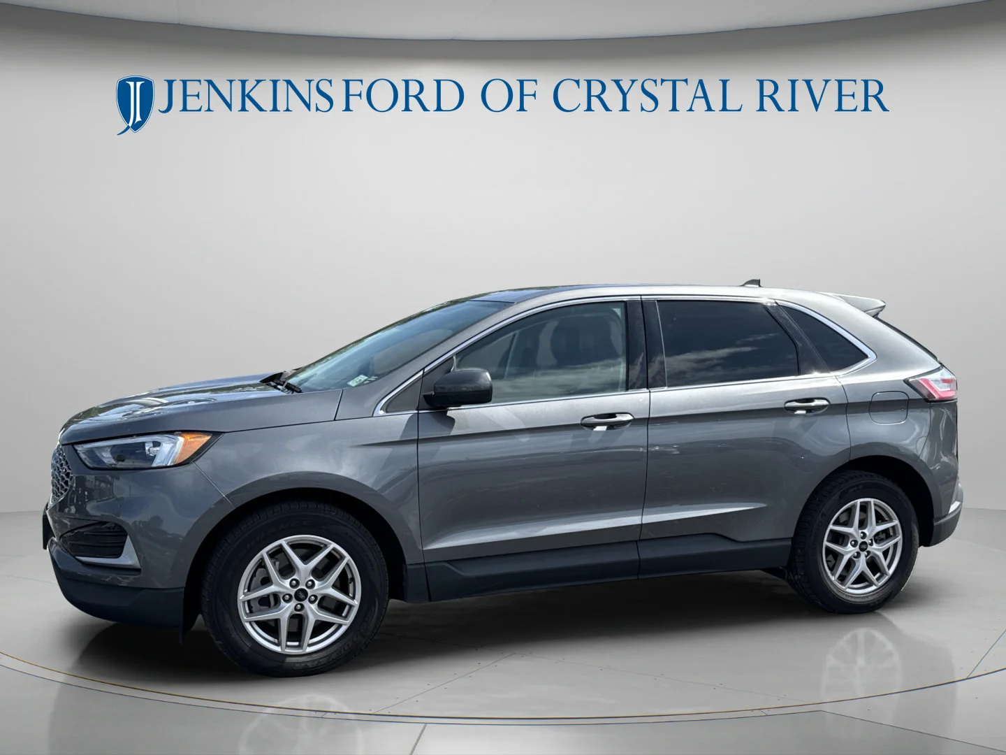 Used 2024 Carbonized Gray Metallic Ford SEL image 9
