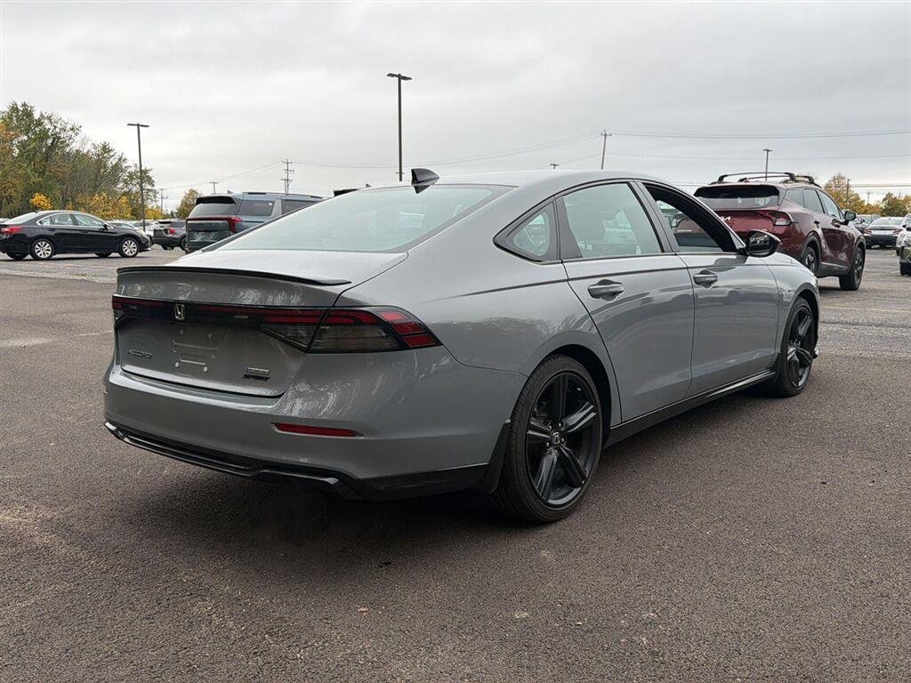 Used 2025 Urban Gray Pearl Honda Sport-L image 8