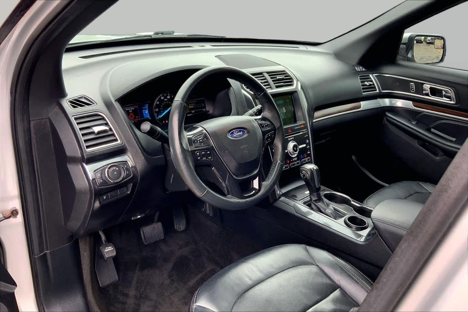 Used 2018 Ingot Silver Ford Limited image 18