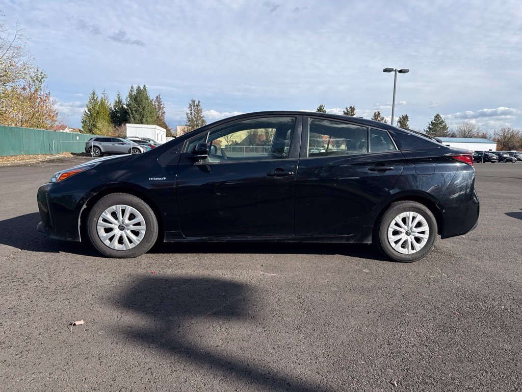 Used 2022 Midnight Black Metallic Toyota LE image 4