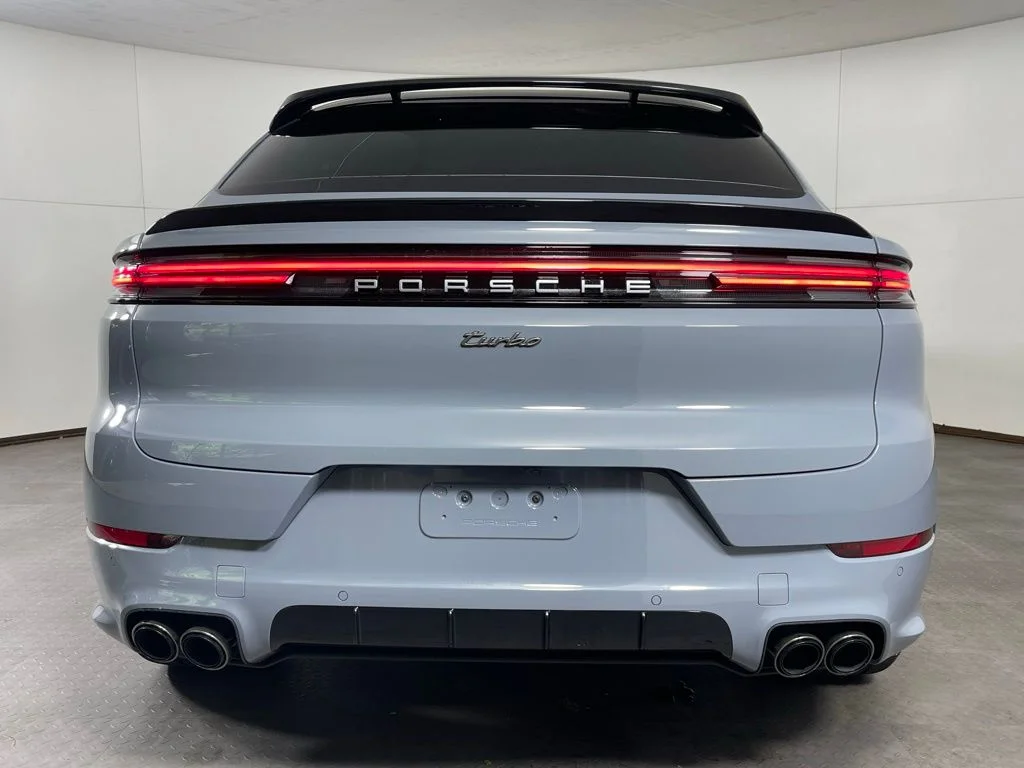 2025 Porsche Cayenne Coup Turbo E-Hybrid - Photo 6