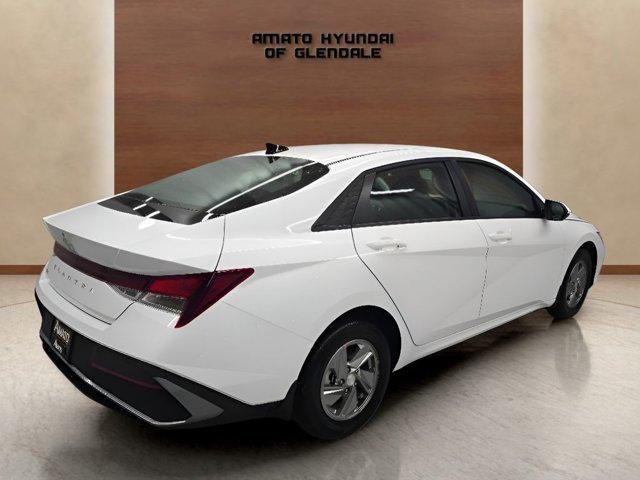 New 2026 White Hyundai SE image 6