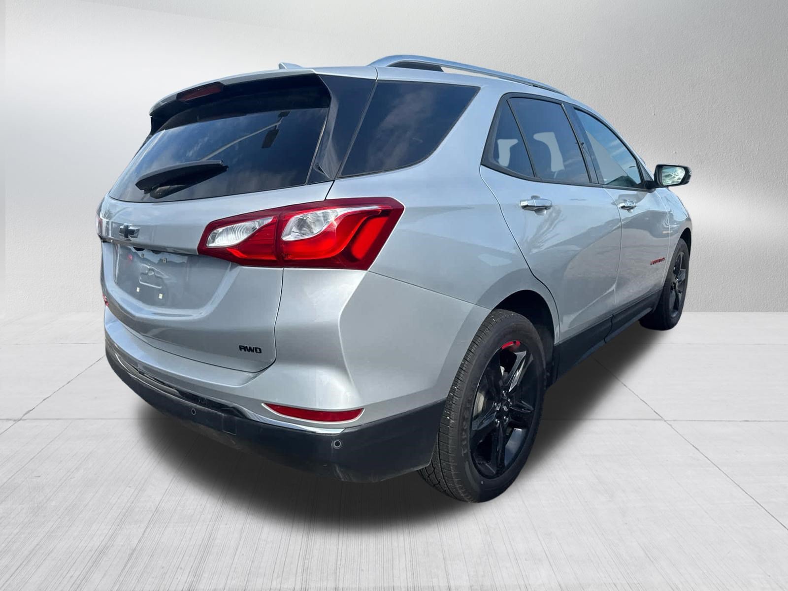 Used 2021 SILVER ICE METALLIC Chevrolet Premier image 5
