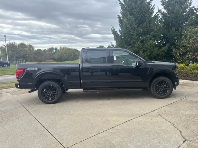 New 2026 Agate Black Metallic Ford XLT image 3