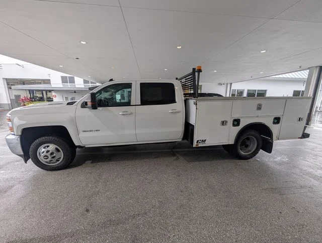 Used 2018 White Chevrolet LT image 4