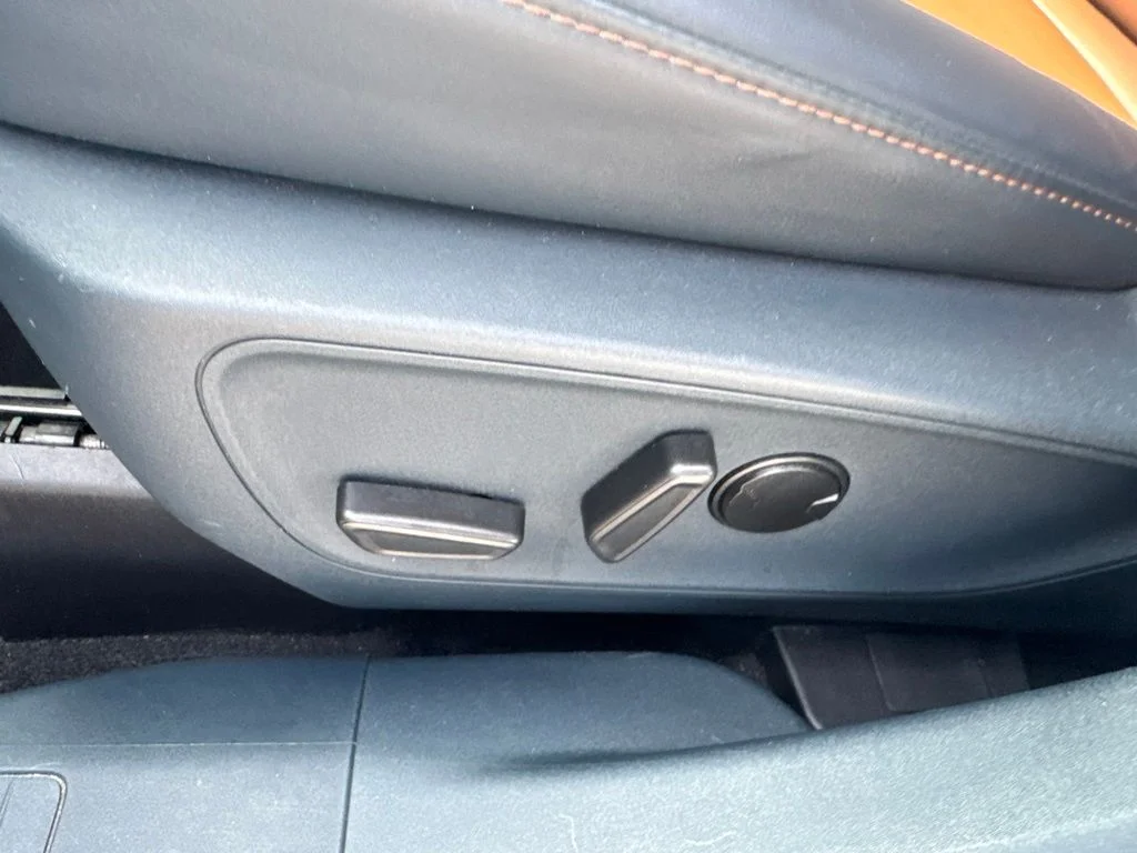 Used 2022 Area 51 Ford Lariat image 13