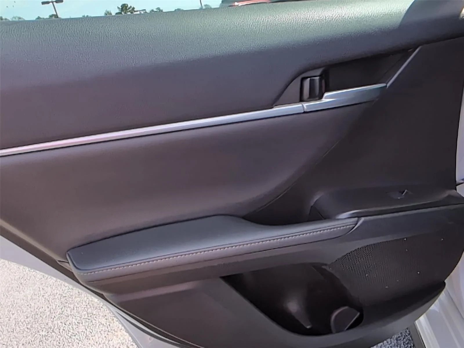 Used 2023 Wind Chill Pearl Toyota XSE image 38