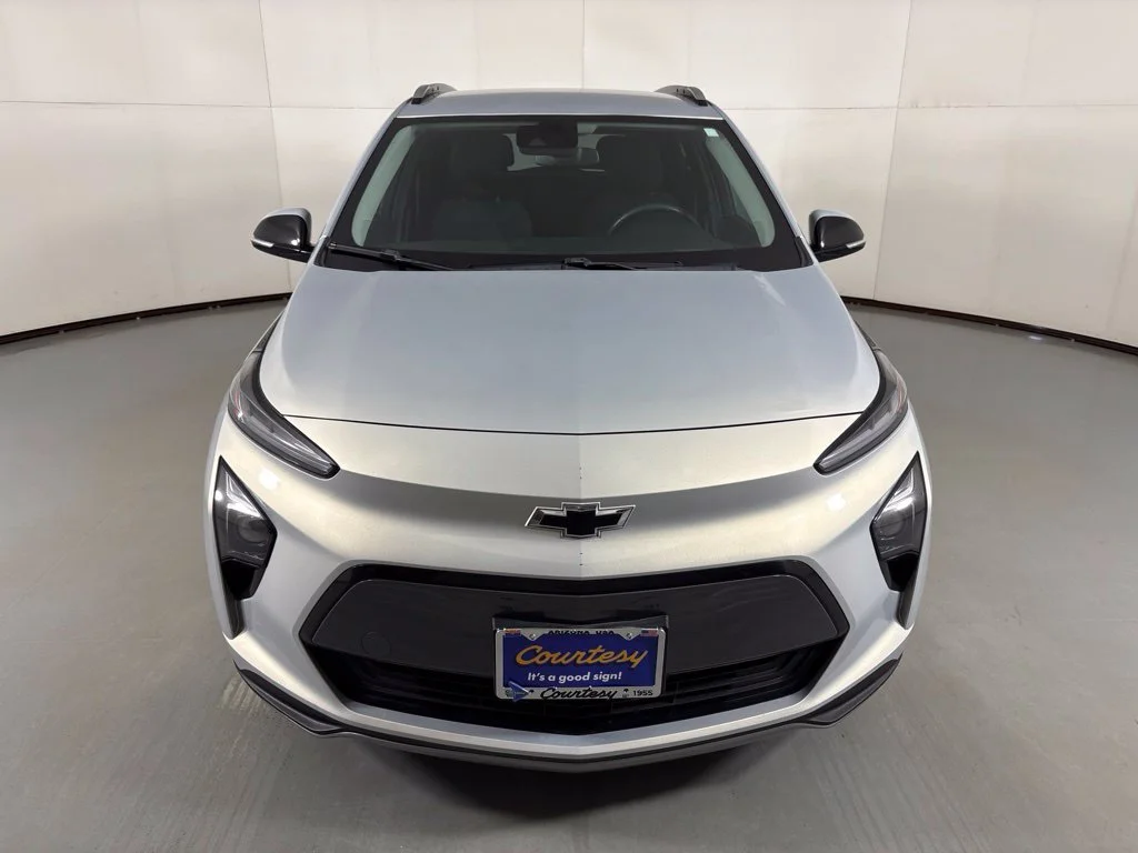 Used 2023 Silver Chevrolet LT image 4