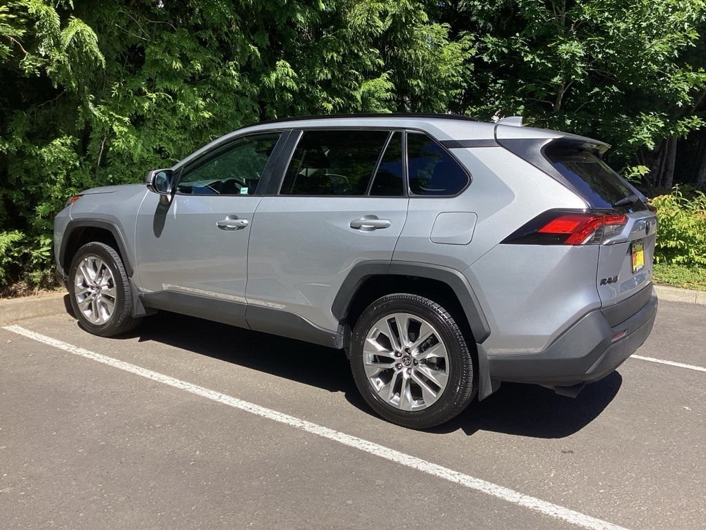 Certified Used 2025 Silver Toyota XLE Premium image 9