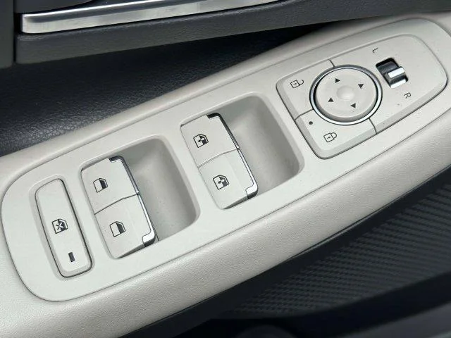 Used 2023 Carbon Blue Hyundai SEL image 18