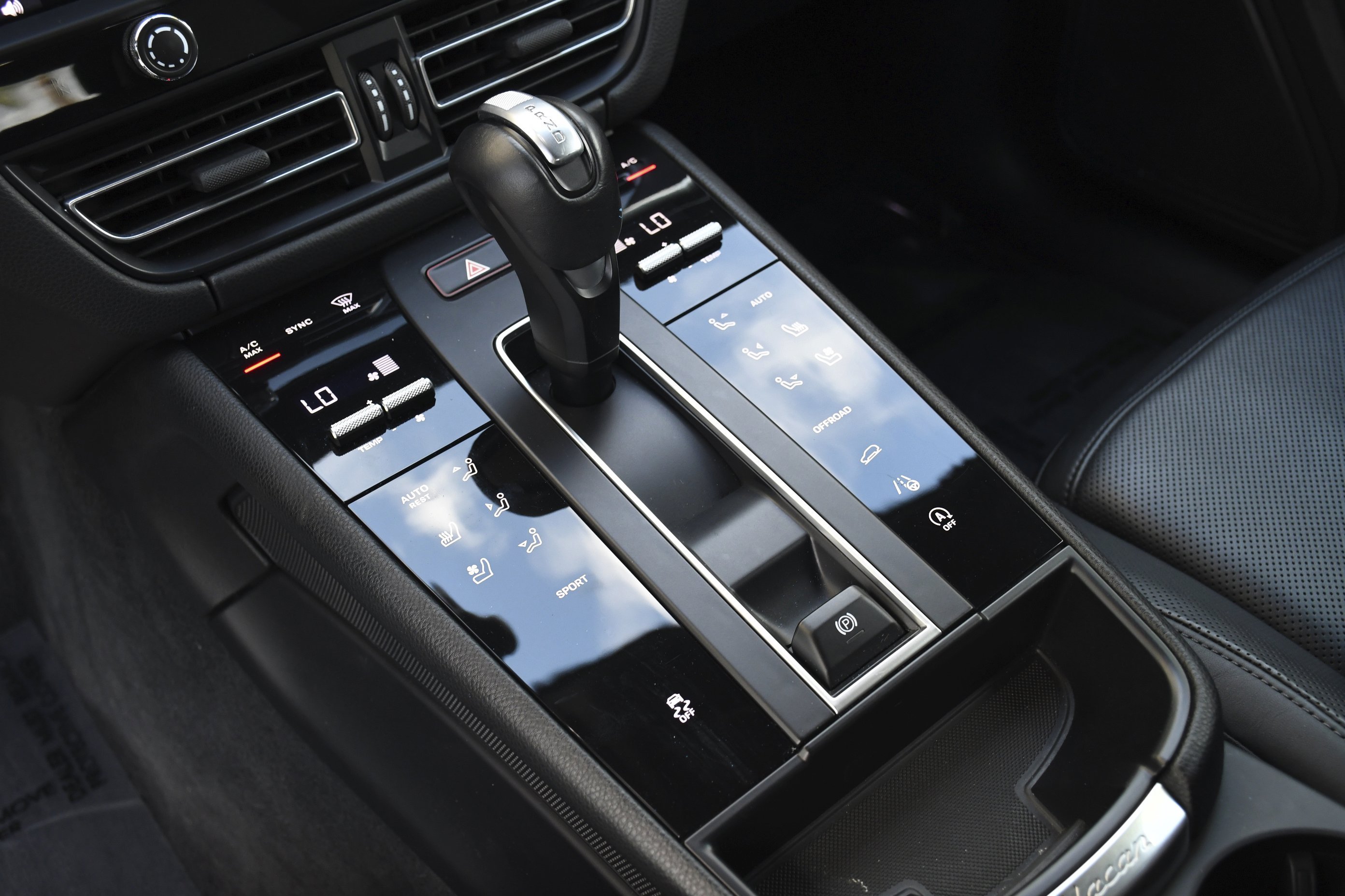 Used 2024 Dolomite Silver Metallic Porsche Base image 12