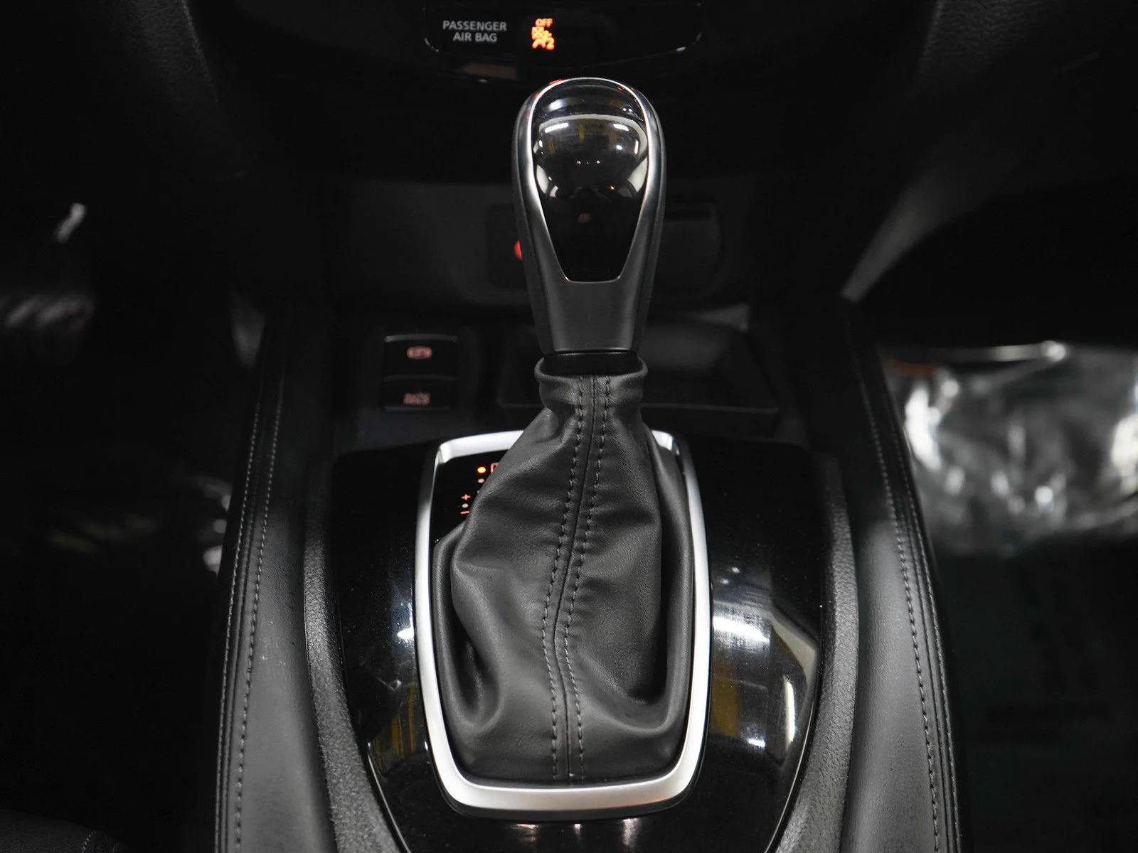 Used 2020 Gun Metallic Nissan SL image 19