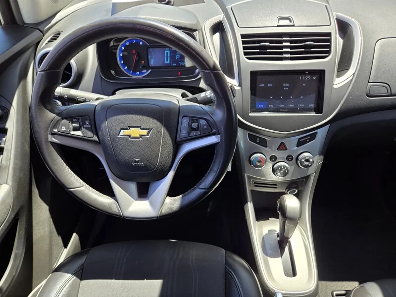 Used 2016 Summit White Chevrolet LT image 9