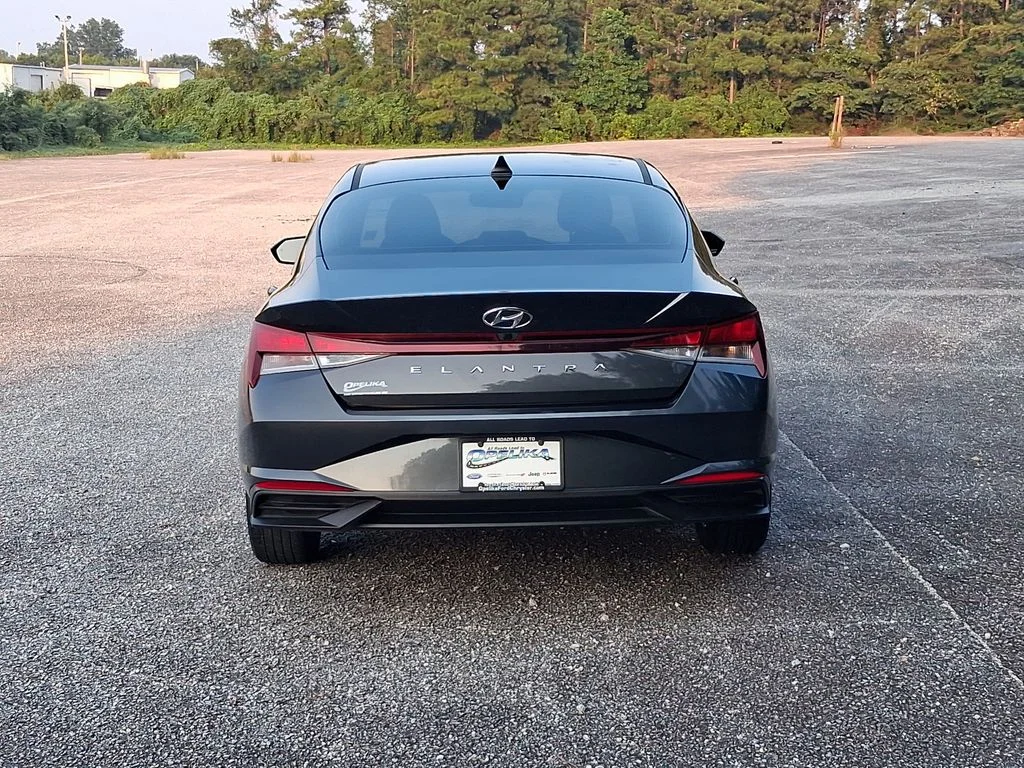 Used 2023 Portofino Gray Hyundai SEL image 5