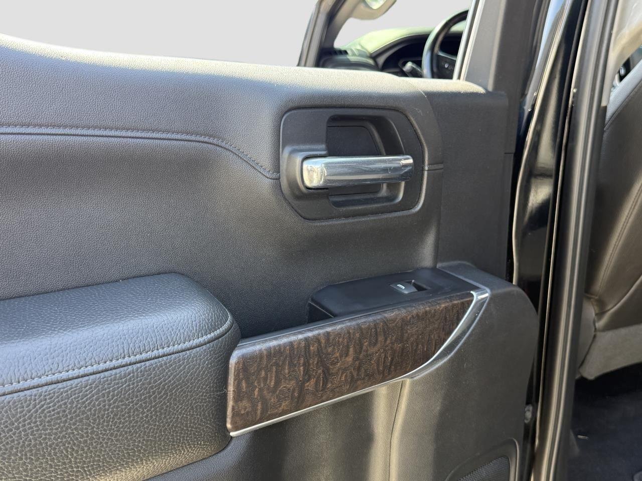 Used 2019 Onyx Black GMC Denali image 14