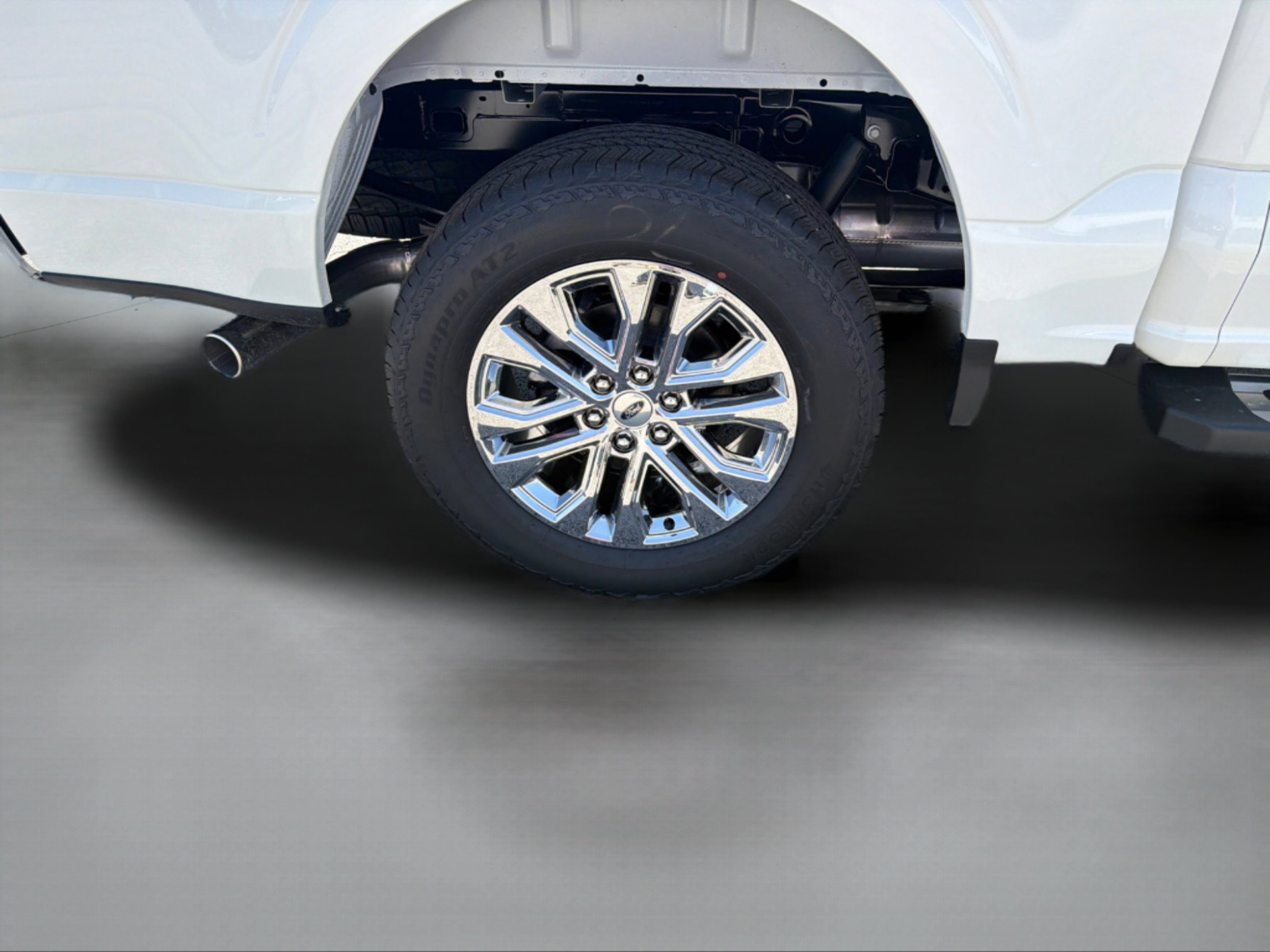 New 2026 Star White Metallic Tri-Coat Ford Lariat® image 32