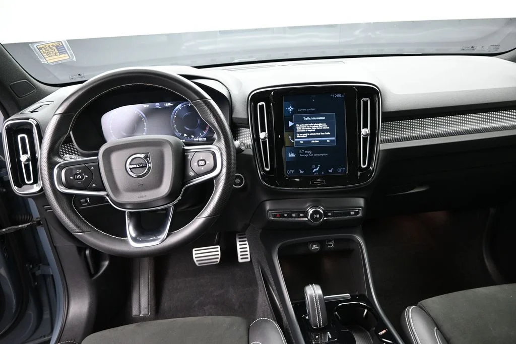 Used 2021 Thunder Gray Metallic Volvo R-Design image 13