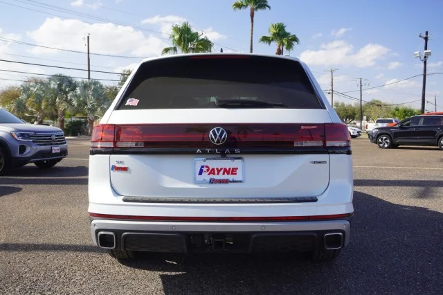New 2026 Opal White Pearl Volkswagen 2.0T Peak Edition image 8