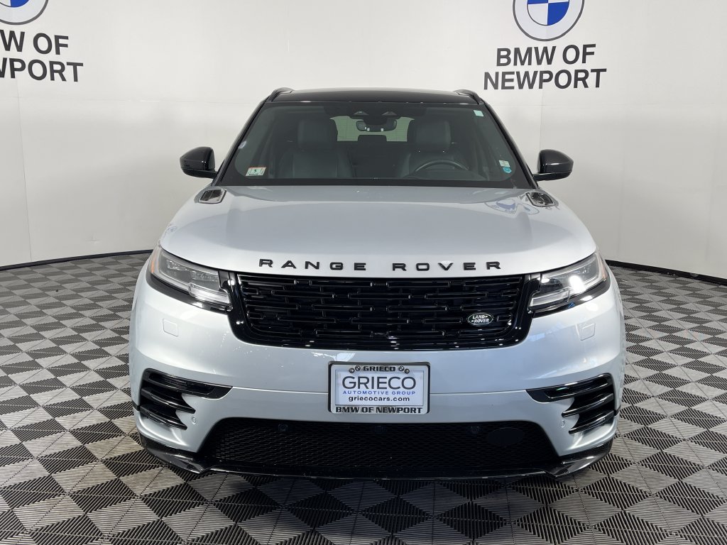 Used 2025  Land Rover Dynamic SE image 5