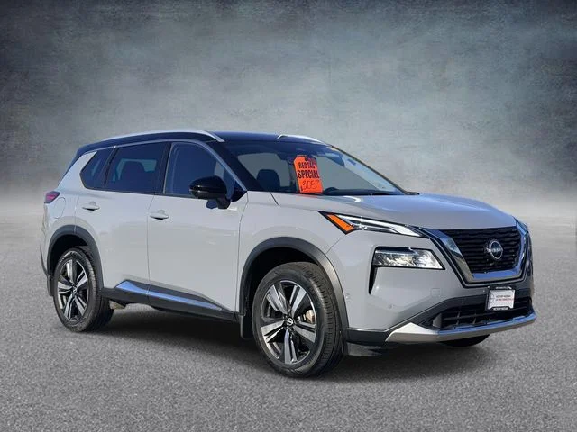 2022 Nissan Rogue Platinum AWD's photo