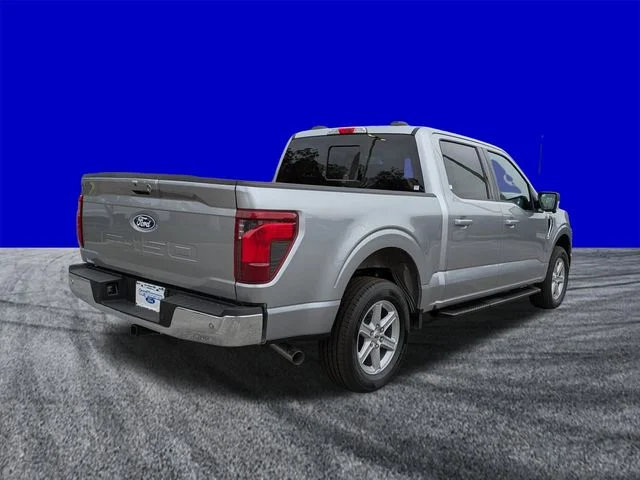 New 2026 Iconic Silver Metallic Ford XLT image 4