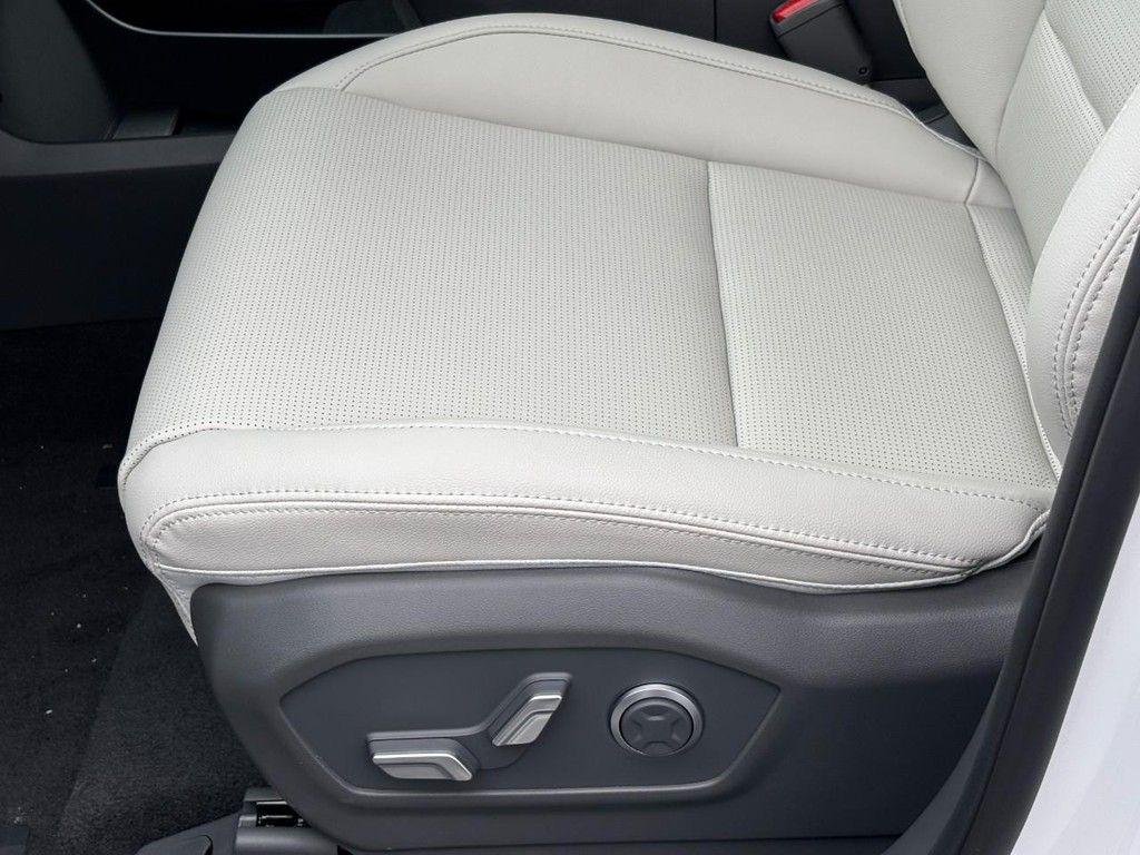 New 2026 White Hyundai Limited image 20